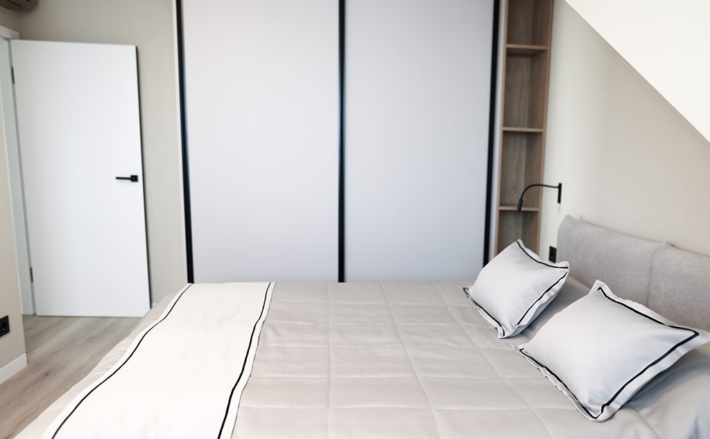 Lehmann Apartment 3 Zimmer mit Balkon Schlafzimmer